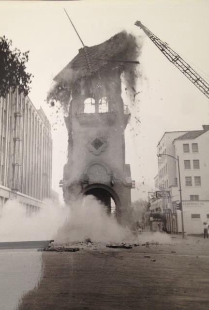 Realtor_Martha's tweet photo. Throwback Thursday! #TBT Heres the #Bakersfield Clock Tower being demolished after the 7.3 Earthquake in 1952. https://t.co/RGPN2LpOZA