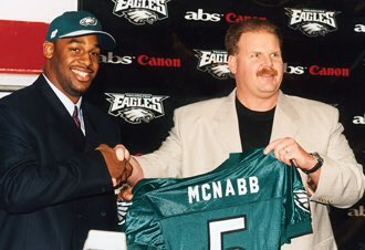 PhilaFanCentral's tweet photo. Once upon a time, no one wanted these two in Philly. They turned out okay. https://t.co/hHUw3lmMcc
