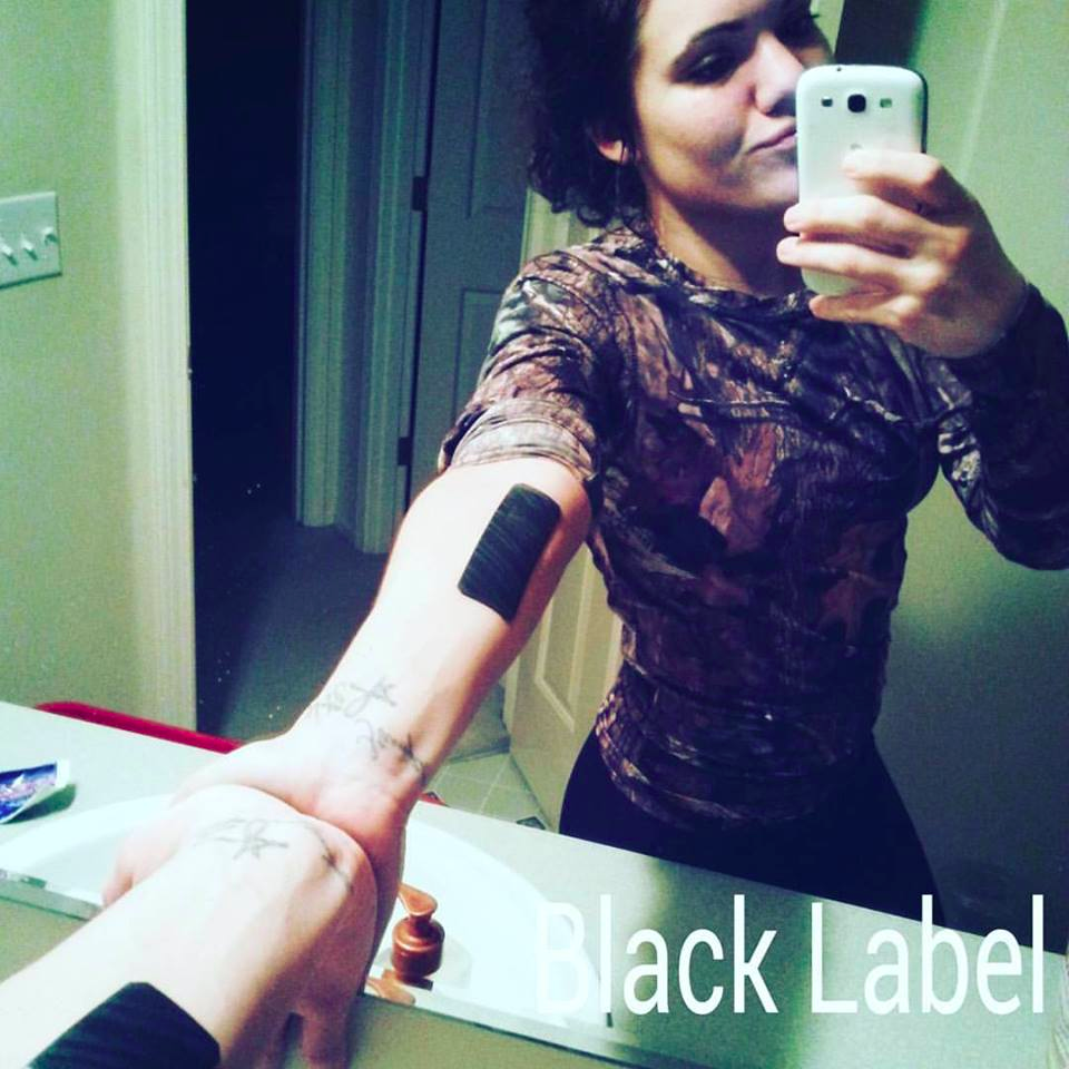LevelLyfe's tweet photo. BLACK LABEL, LOVE IT. #jiujitsu #10pjj #LevelLyfe #10pjj4life #gym #SuperLady #girlsRollBetter #camoRashguard https://t.co/yxRkeuvZ54