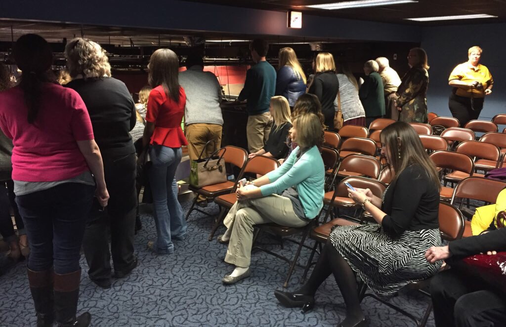 MizzouTriTigers's tweet photo. Alumni and @MAB_Pittsboro_ students watching the @WRAL 6pm news. https://t.co/Qn1A4zjzvJ