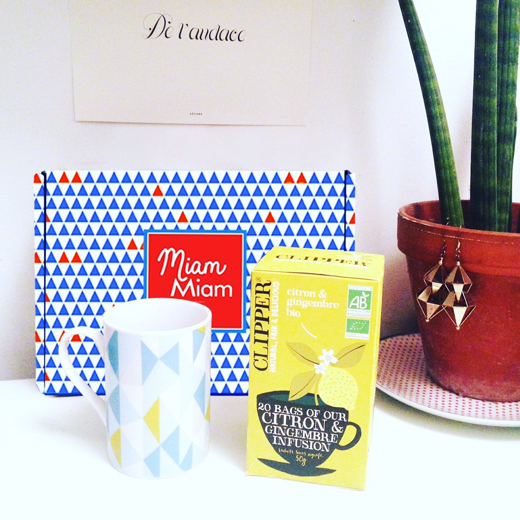 MiammiamBox's tweet photo. Tea and French biscuits!!! ππ So Miam. #joinMMBox #miammiambox #instabox #instafood #instagood # https://t.co/sjKaeWjXn5