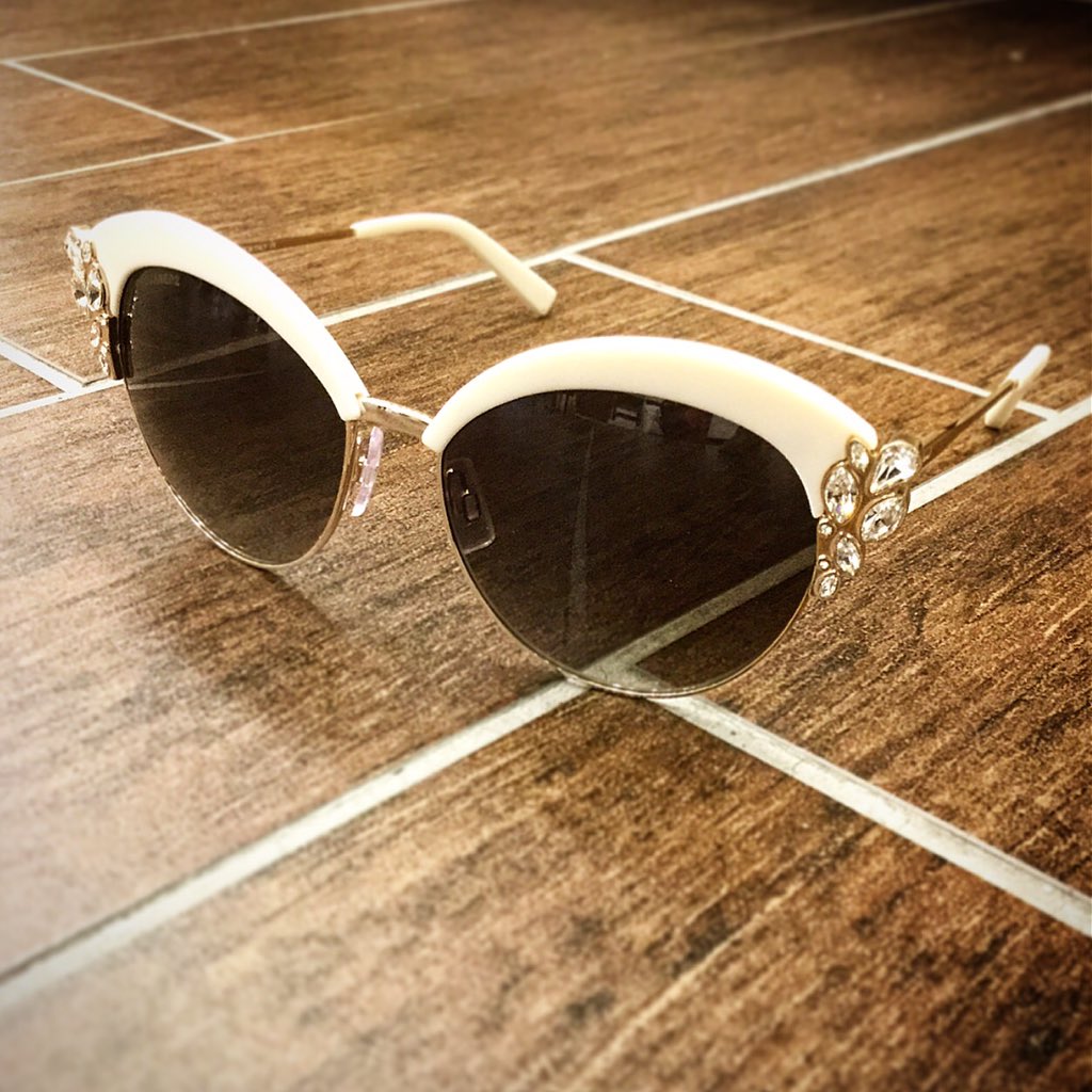 diecidecimi's tweet photo. #dsquared2 Annabelle New trend #centroottico #diecidecimifuorigrotta acquista su https://t.co/fOi9U3bQ7W https://t.co/18C0ONlPzL