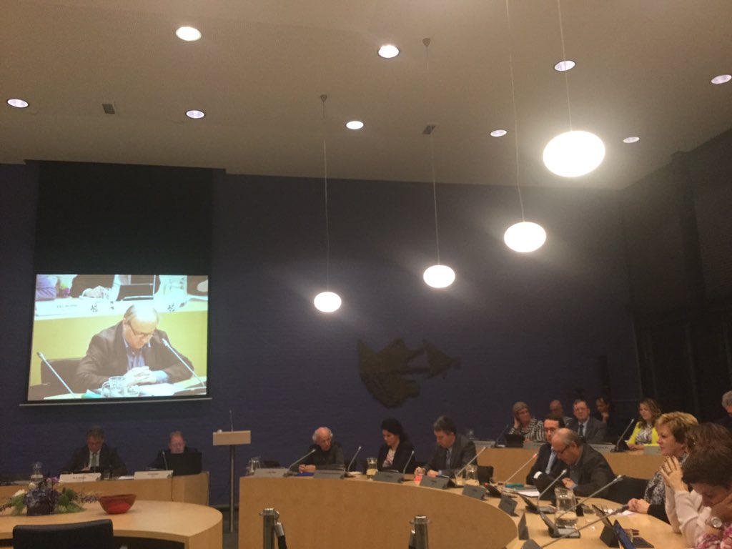 VVDDronten's tweet photo. Tijdens de commissievergadering voert raadslid @KoddeJaap het woord over het Plein de Rede #redeplein in #Dronten https://t.co/Mv30hiyAce
