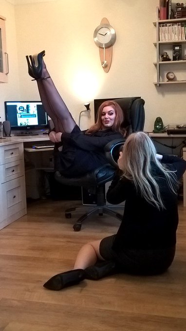 Recently filmed the gorgeous @Frankiiwilde for her website... what a gal ! #nylons #seams #pinup #office<a class="tags" href="/tag/frankiiwilde">@frankiiwilde</a><a href="/tag/pinup"class="tags"><span>#pinup</span></a><a href="/tag/office"class="tags"><span>#office</span></a><a href="/tag/nylons"class="tags"><span>#nylons</span></a><a href="/tag/seams"class="tags"><span>#seams</span></a>