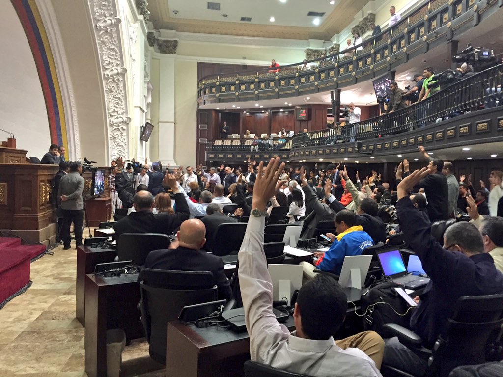 ROBERTOMARRERO's tweet photo. Aprob por Unanimidad Acuerdo por el Fallecimiento del músico venezolano Hernán Gamboa https://t.co/oOuQth8pl0