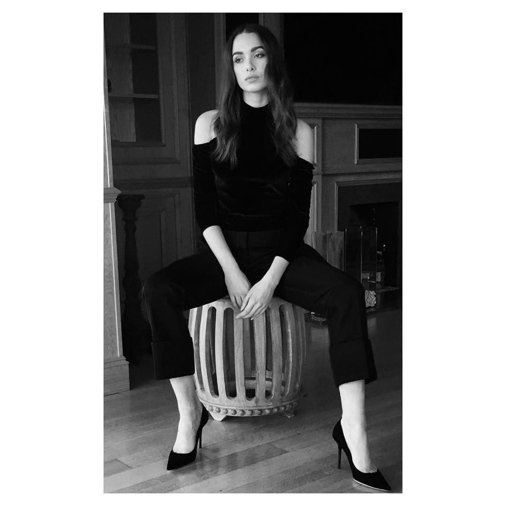 EsseVie's tweet photo. @Esse_Vie SS16 • cropped cold shoulder velvet halter • 
#EsseVie #JazWasson #fashion #crop… https://t.co/Sgs5VEFnN0 https://t.co/d2PXax6t3q