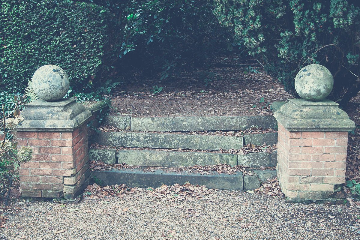 grimsdyke_hotel's tweet photo. Wondering if these lead to a Secret Garden? #OffExploring at The Grim's Dyke #Harrow https://t.co/Dh77enyfzH