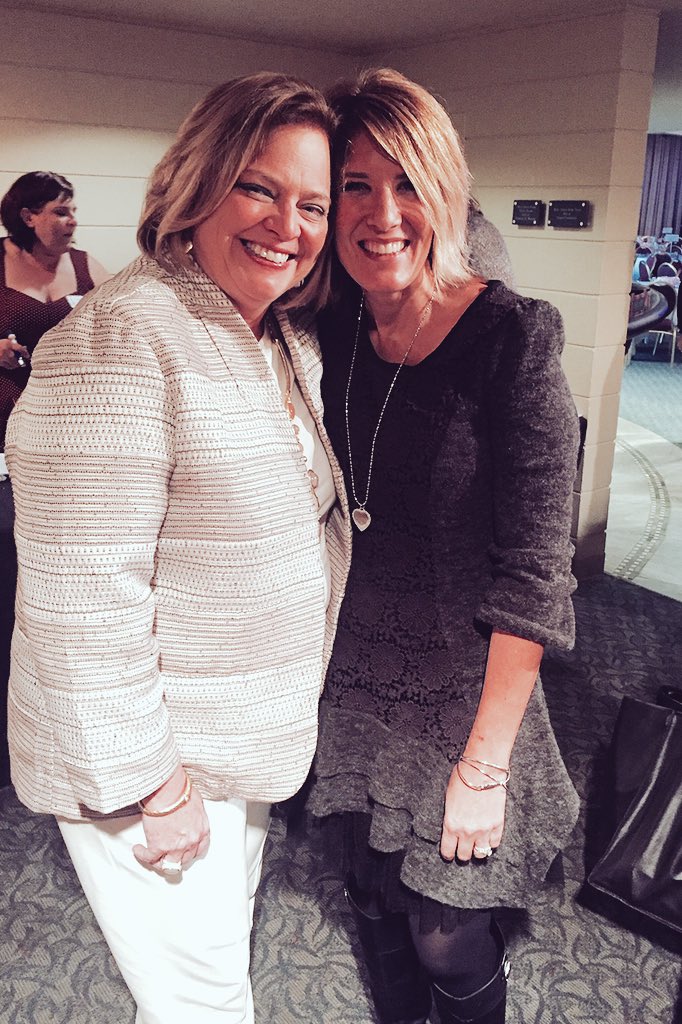 TraceyMetzger's tweet photo. @DeeAnnTurner -loved spending time with you! You were remarkable! Thank you for coming! #ItsMyPleasure #FTGI #WWOTB https://t.co/9horBJGIDZ