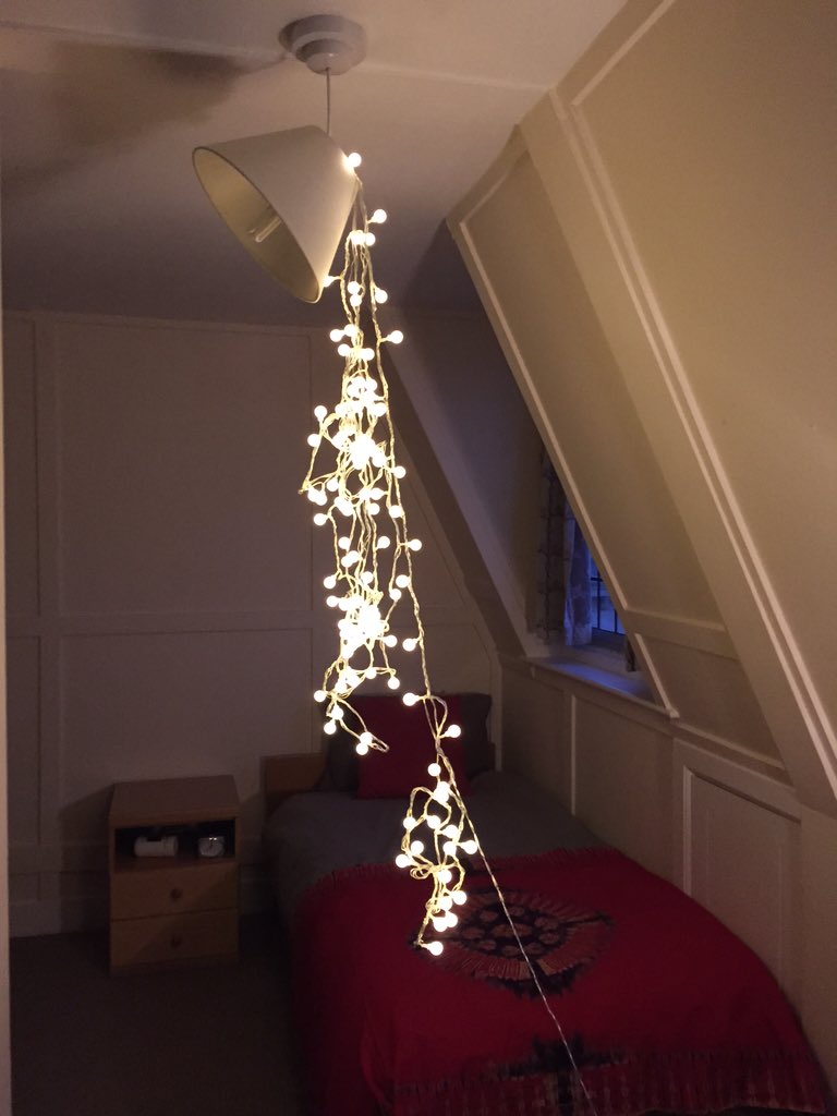 ZachDavidSmith's tweet photo. Pretty chuffed with this light display... Don't know why I didn't apply for interior design to be honest. https://t.co/fJQ2TD1gYT