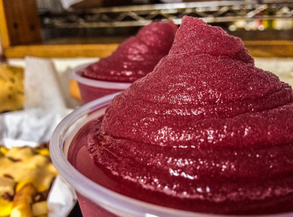 OinkHouse's tweet photo. Tenemos dos soluciones para el calor de hoy, un #FriedOreoSundae o una #FrozenSangria ¿cuál quieres? https://t.co/BKl35yIJr1