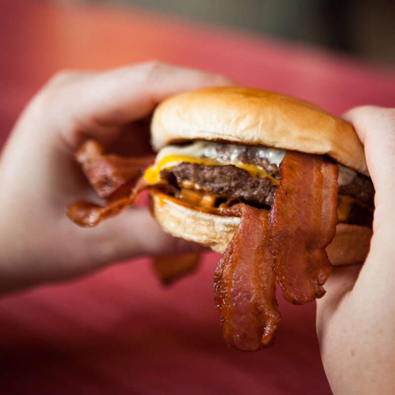 EatGoodTimes's tweet image. New Year's diet has already fallen off the rails? Just embrace the Big Daddy Bacon Cheeseburger #ResolutionFail