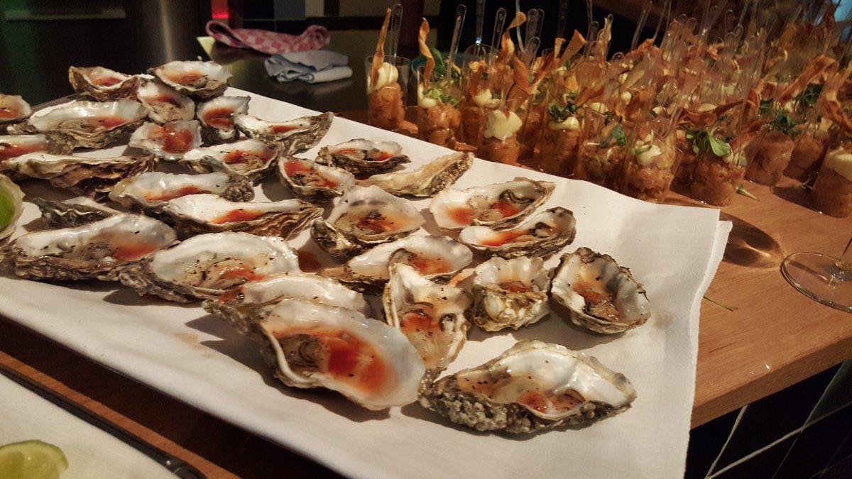 Als <a href="/vnoncwmidden/">VNO-NCW Midden</a> iedere keer zulke lekkere #oesters van <a href="/villaruimzicht/">Villa Ruimzicht</a> serveert, dan overweeg ik een lidmaatschap