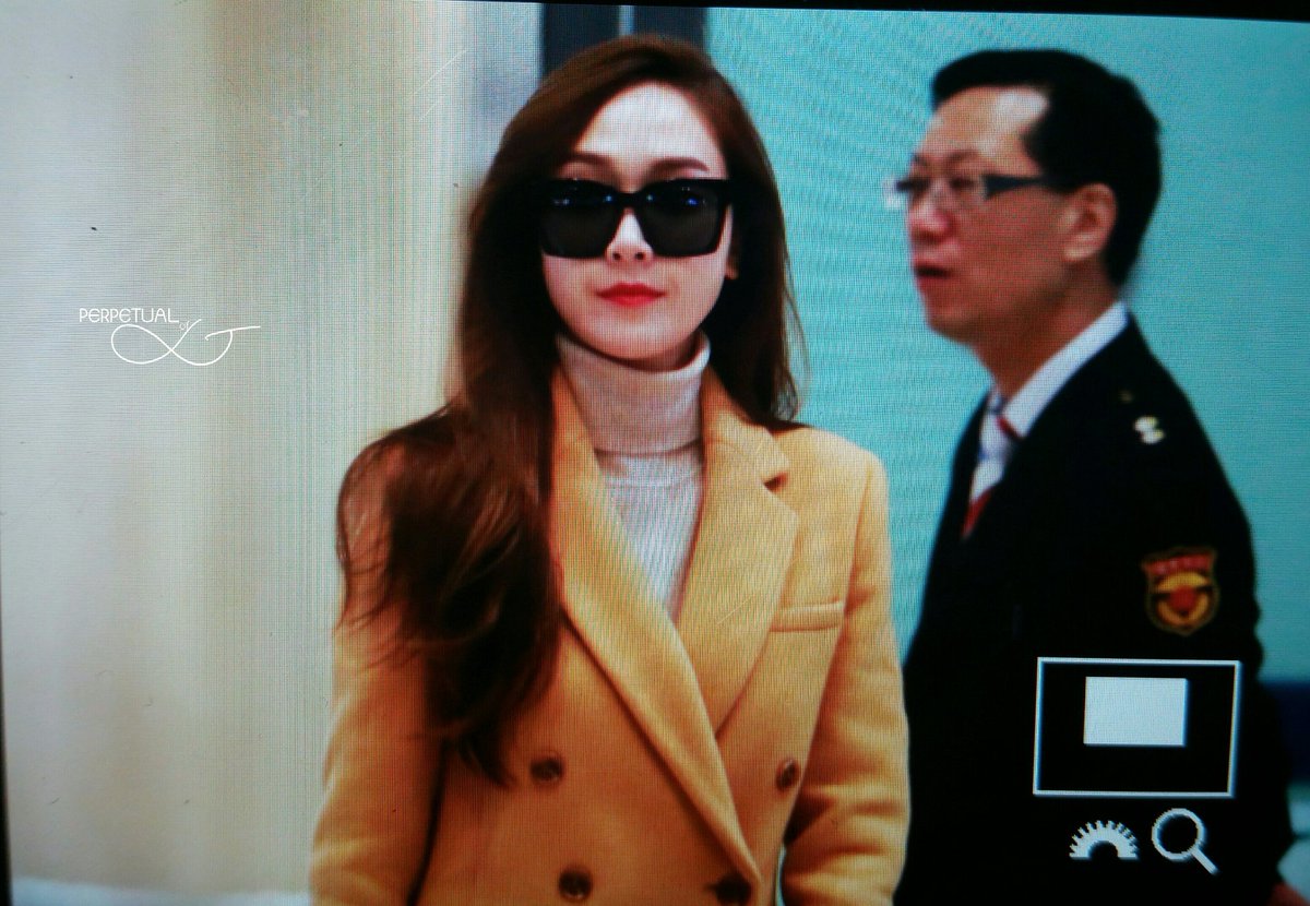 [PIC][15-01-2016]Jessica trở về Hàn Quốc vào sáng nay CYte2l9UoAAL6l8