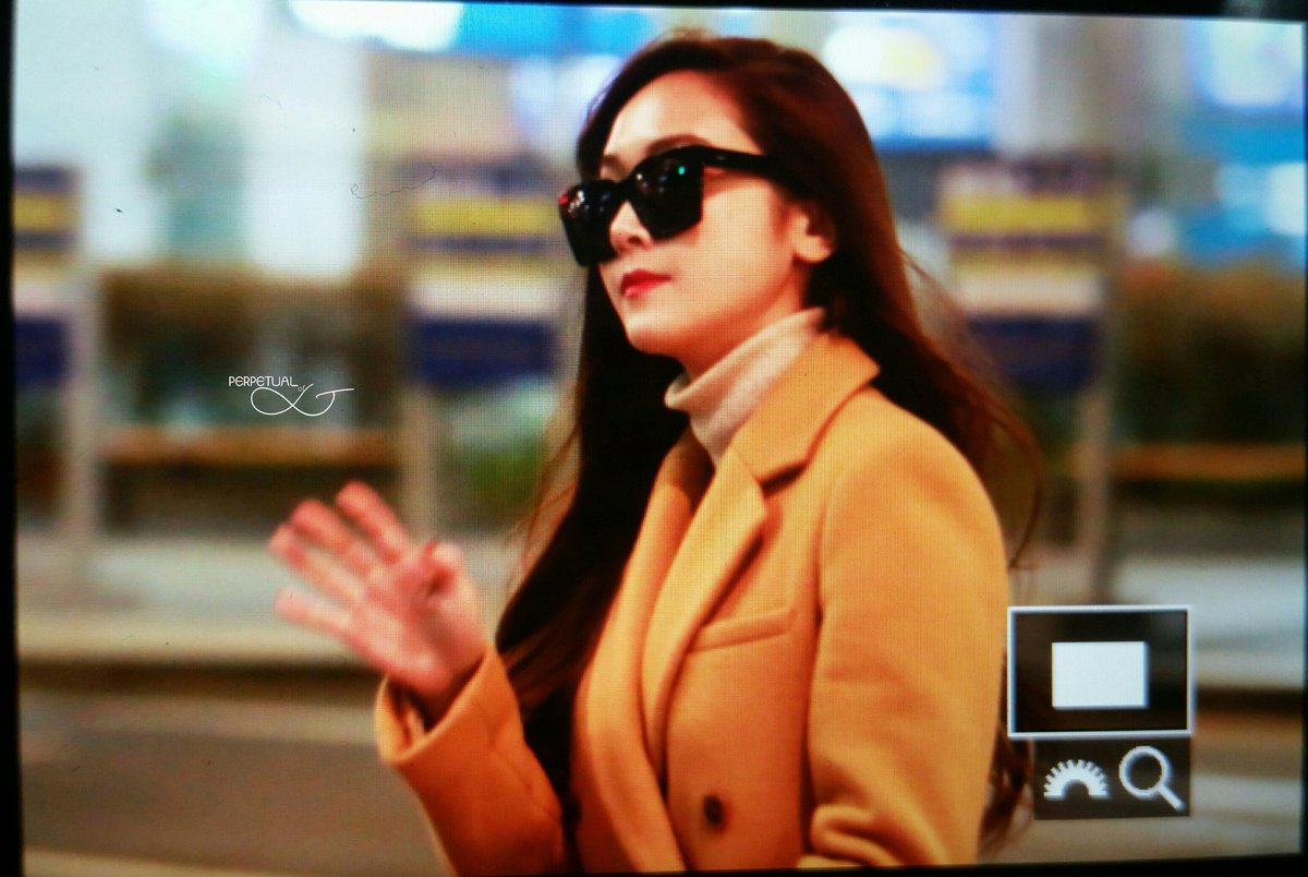 [PIC][15-01-2016]Jessica trở về Hàn Quốc vào sáng nay CYtfNYrUsAE55QA