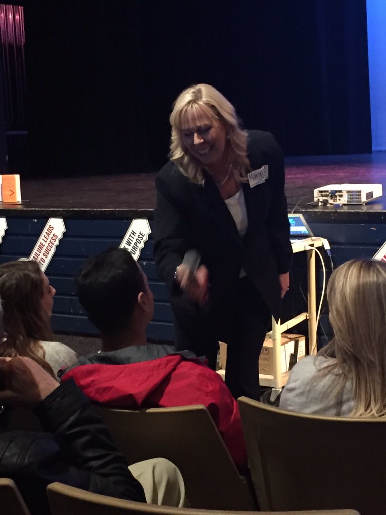 What is the difference between a vision and a goal? <a href="/OUSDPromise/">Oceanside Unified</a> <a href="/ElCaminoHighSch/">ECHSPride</a> #youthsuccessweek #goa #oceanside