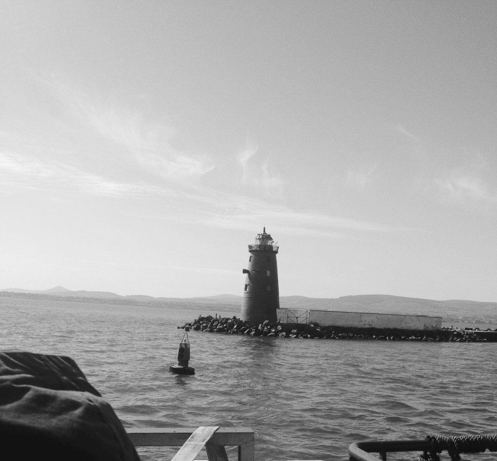 loislanesarah's tweet photo. #theyeari My april "thing to".. Go on a lazy boat trip take in the sights along the way🤔#bono @DublinBayCruise https://t.co/pTDW96uXEs