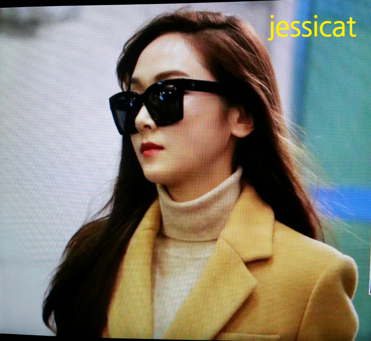 [PIC][15-01-2016]Jessica trở về Hàn Quốc vào sáng nay CYtoHS-UwAAvU43