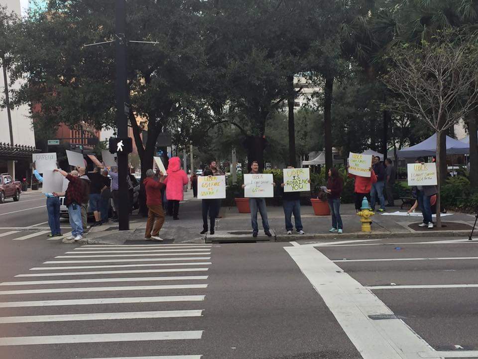 xxdjsethxx's tweet image. Major #UberProtest going on in #UberTampa @FOX13News @TB_Times @98rocktampabay @TheNowTampaBay @nbc6 @Tampax