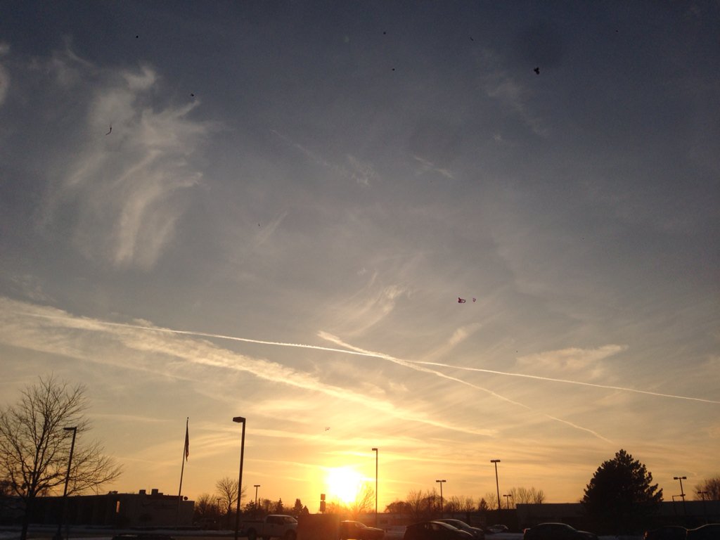 tyler_hintz's tweet photo. This made me think of @mynameisGRiZ ✌️ #sunset #michigan #chasingthegoldenhour #grizfam #funkyfresh https://t.co/gtz2AQ9GQ5
