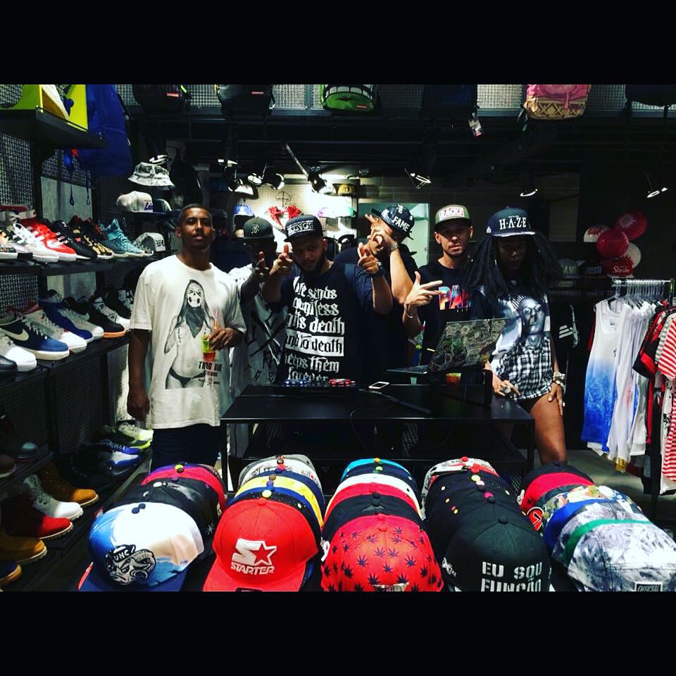 duwill15's tweet photo. Evento de sábado #kingsriodejaneiro #spliffwang #cashtrash2016 #studiocorre #traplif3 #djparma https://t.co/9jAkNqoQjp