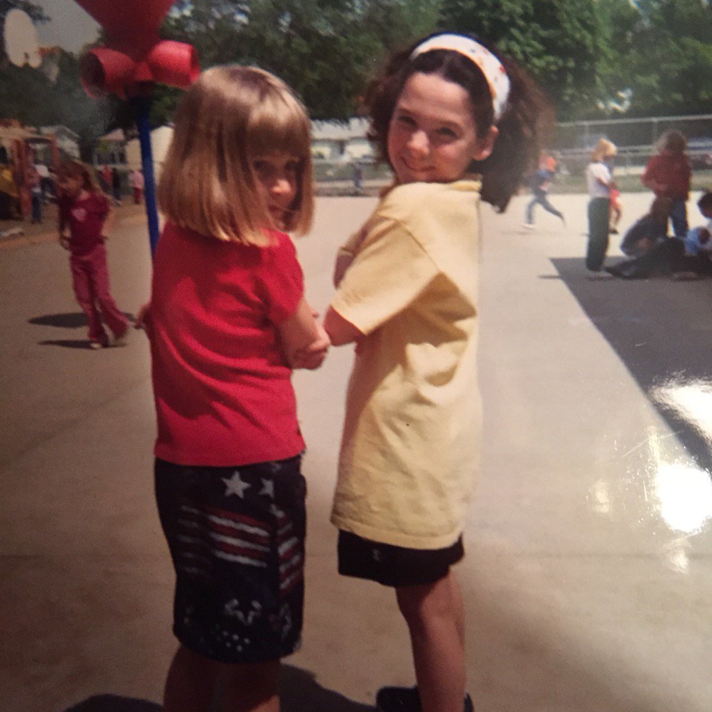 pschwasinger's tweet photo. #secondgradebabes @brookeswasi https://t.co/a2iWuzpJ4K