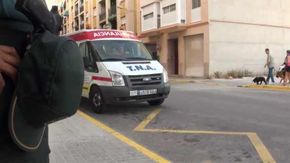 ComandanciasTV's tweet photo. 🔴 La ambulancia trasladará al niño y a su madre a un hospital para evaluar las causas de las lesiones #Comandacias https://t.co/OR5IYu2fH8