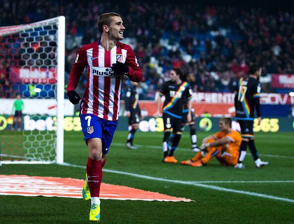 AntoGriezmann's tweet photo. Muy bien hoy muchachos! Ahora a concentrarnos en el Domingo ⚽️⚽️ https://t.co/QEXGb7SggG