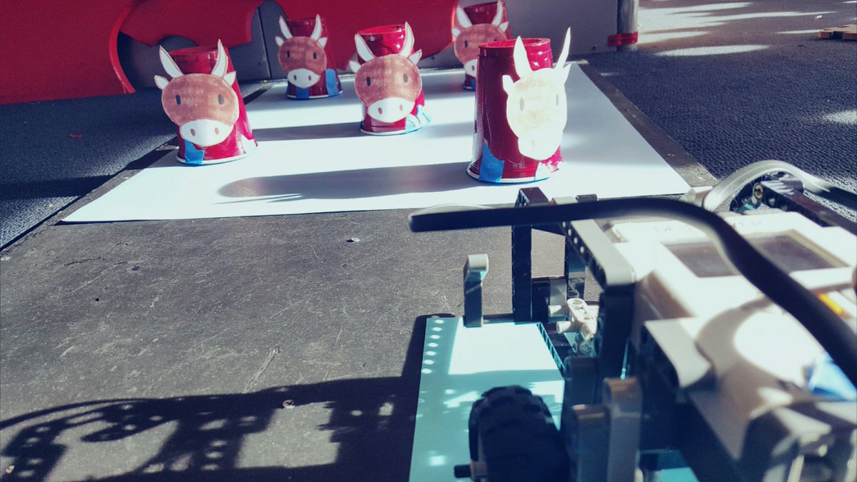 WallEBot's tweet photo. Second Annual Bulls In the Ring LEGO Mindstorm challenge @RollingRobots  #omgrobots #STEAM #STEM https://t.co/lXI9AXwtGB