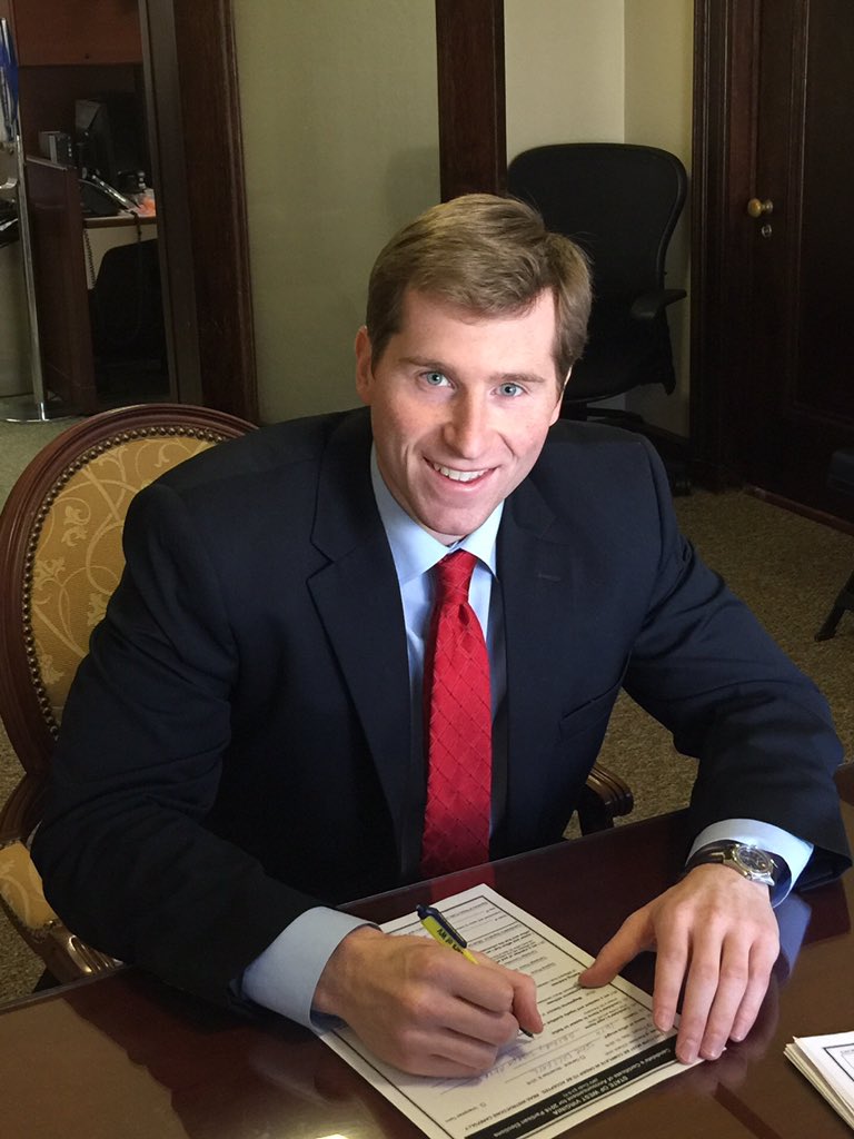 AkersJoe's tweet photo. Officially filed to run in 16th #Akersforhouse https://t.co/dcMJGFE6Ft