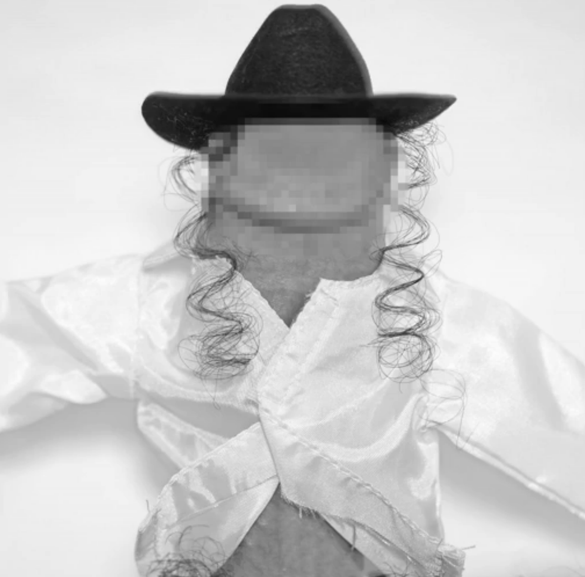 RBekkerman's tweet photo. "It's surprising &amp; very delightful that ppl just like dick on things" #SorayaDoolbaz. #DickArt #ErectileDysfunction https://t.co/wJgllRMHOY