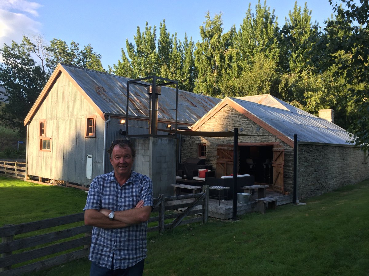 Bendemeer Woolshed sell to Cental Otago Wine Pioneer
#wine #cellardoor  #arrowtown
bit.ly/1RRUtXu