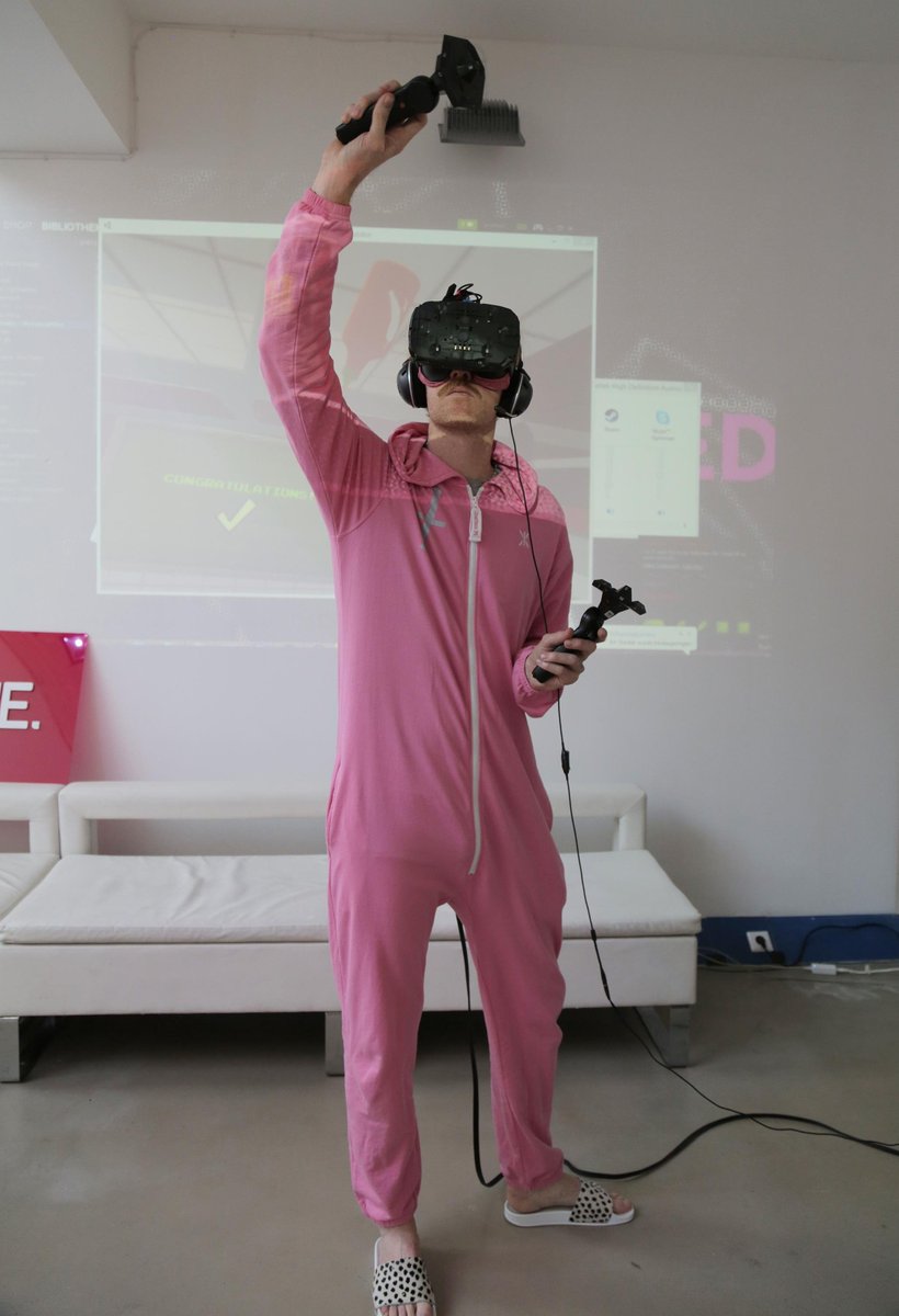 BonerCaht's tweet photo. This Guy Just Spent 48 Hours in Virtual Reality | The Creators Project https://t.co/TjPKnX5UBj https://t.co/h52Ml9KvLp