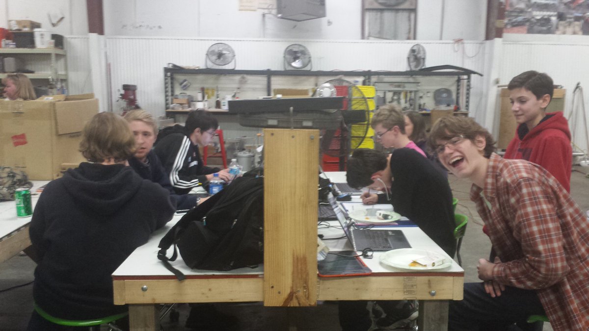 TheWiredWizards's tweet photo. Programming working hard! #wiredwizards #robots #robotics #team4534 #portcityrobotics #programming #FIRSTSTRONGHOLD https://t.co/dYaFomblqa