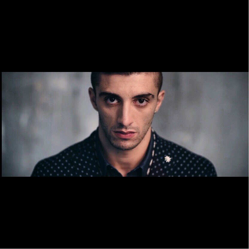 Credo agli occhi di pochi. Non alle bocche di tutti. 
I believe the eyes of a few. Not the mouths of all. 
#maniac