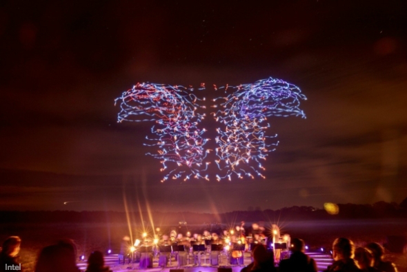 sciam's tweet photo. What can you create with 100 drones flying in formation? Watch this video to find out: https://t.co/UjfiQn2x5t https://t.co/8tO0cuorwx
