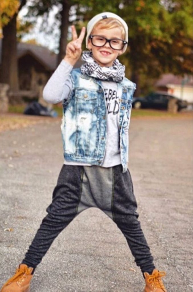 fly_little_guy's tweet photo. Casey showing off his style on the blog 👉https://t.co/G1GHanXdkm #flylittleguy https://t.co/ixidYxQDnu