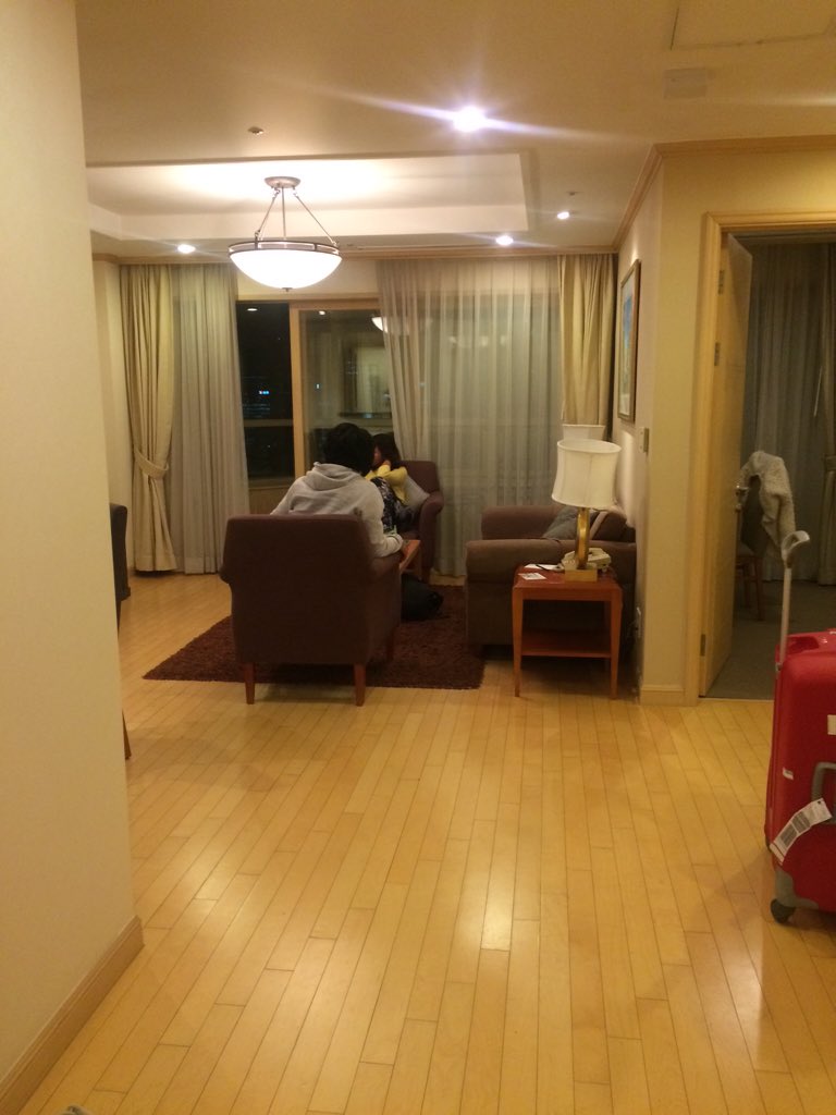 lovelytrap's tweet photo. We stayed at Fraser suites Insadong two bedroom apartment. They have wonderful staff and great location 🎀🎀🎀🎀 https://t.co/OejcZ7foSH