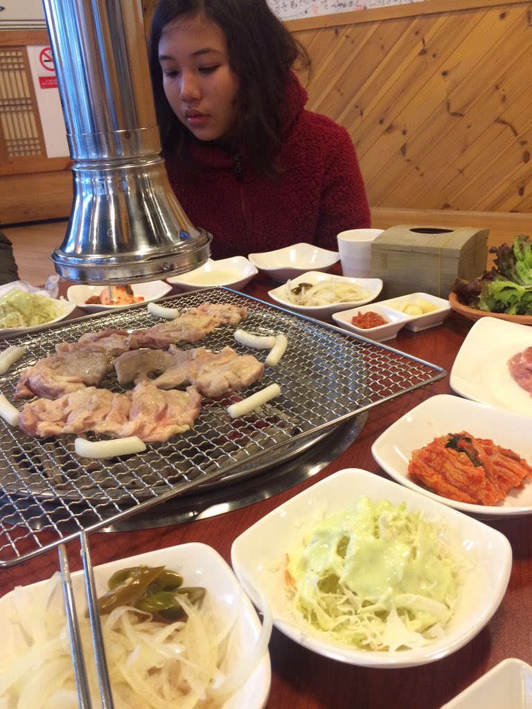 lovelytrap's tweet photo. When you travel to gang chon South Korea, exit train station,  turn right, spot this restaurant, great food  🎀🎀🎀🎀 https://t.co/AlMBy4yjrz