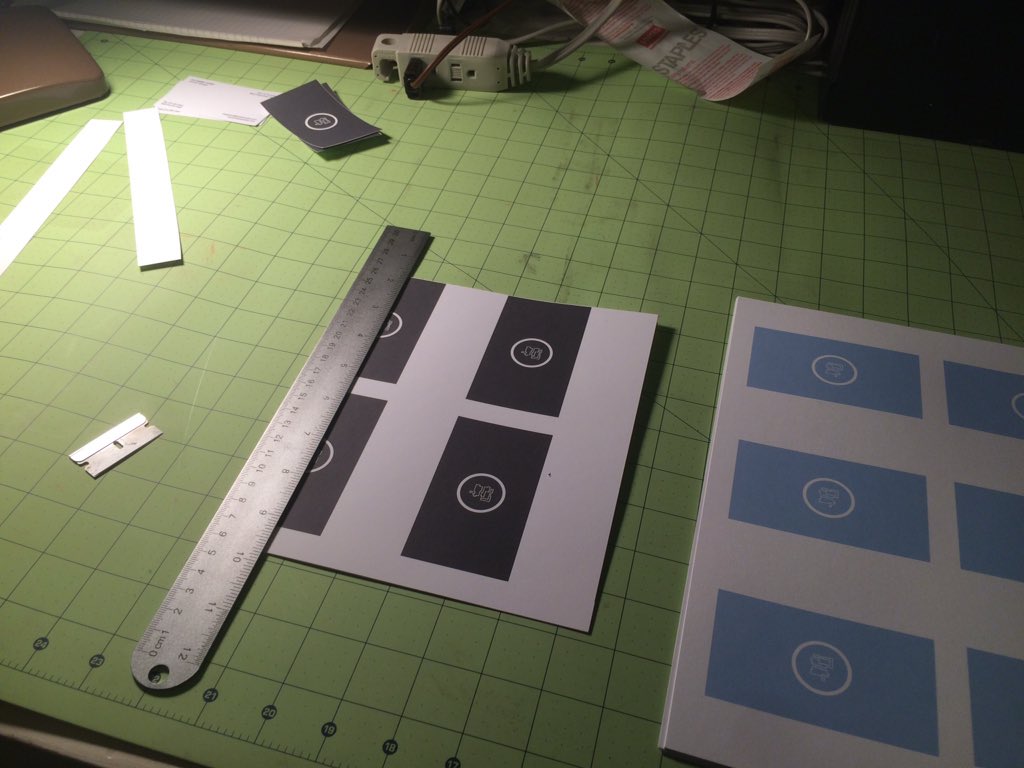 heavedesign's tweet photo. If a design is for print, make sure you see it in the real world before going for it! #design #BusinessCards https://t.co/KcWIS2trwO