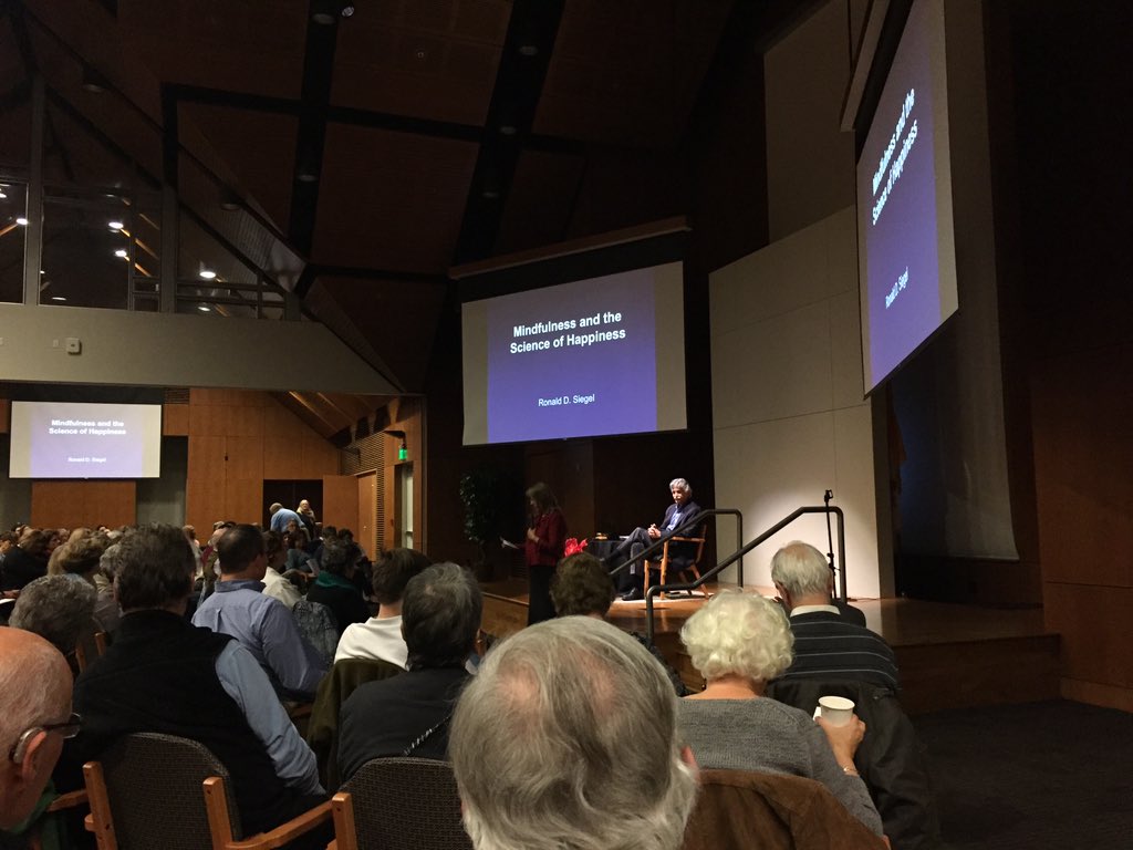 CompassionNET1's tweet photo. Packed house tonight for Ron Siegel on #mindfulness @OblateSchool @MindScienceFdn #compassionSA https://t.co/5crmLDCwAH
