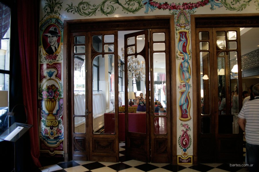 NotiBartes's tweet photo. Hotel #TangoDeMayo. Obra de estilo #ArtNouveau diseñada por el arq. #FaustoDiBacco en 1913. https://t.co/m2d7njUVJV https://t.co/fQz5JCleYE