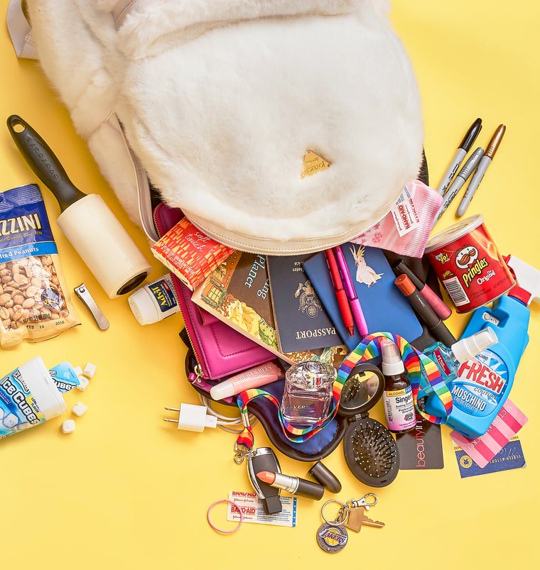 TinasheOrg's tweet photo. See @tinashe's "What In Her Bag" exclusive with @usweekly here! https://t.co/tVHkkC1uMw https://t.co/YCx4xP3fBJ