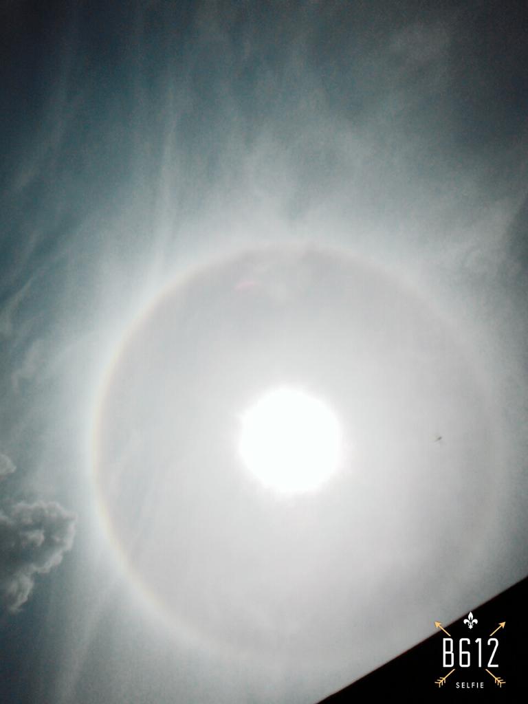 Hidayah_90's tweet photo. Fenomena Alam, , Pelangi mengelilingi matahari, ,, Subhanallah https://t.co/BFvPwl79MX