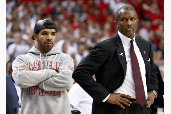 Toronto's tweet photo. Meet the #6coach: @Drake to coach team Canada in 2016 @NBAAllStar Celebrity Game, Feb 12th. https://t.co/srvC4RkWYL https://t.co/XjF5NNbIC2