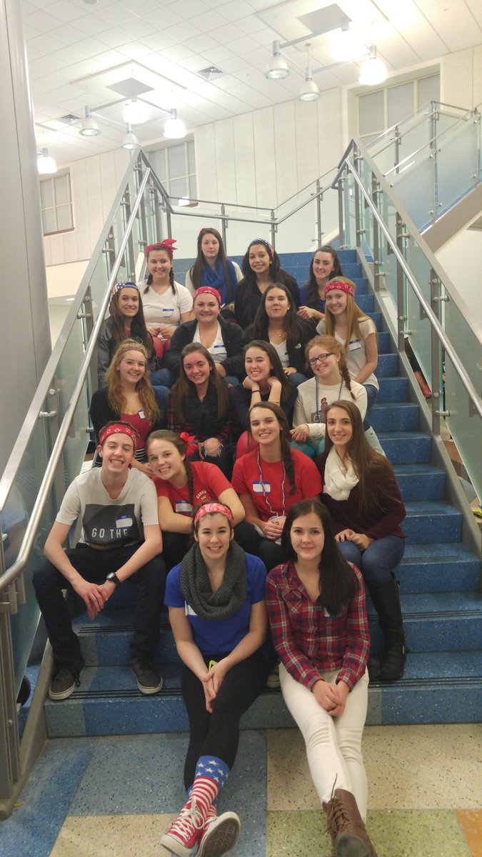 CHSstucoadvisor's tweet photo. @SEMASC_ @CarverHighStuco @HanoverStuco1 Carver having a blast in Hanover for winter conference! #TimeOfMyLife https://t.co/oRyyRqd6Ca