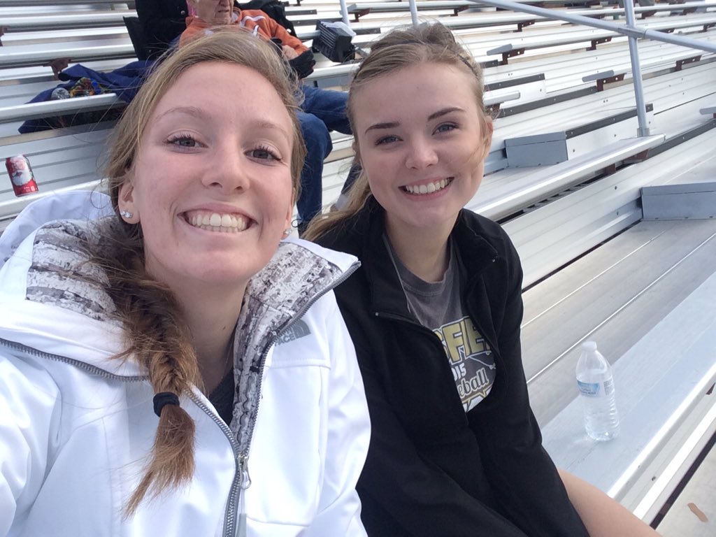 Tatumn_G's tweet photo. thanks for keeping me entertained at the game⚽️😂 #headballs https://t.co/ewsVOyx4fK