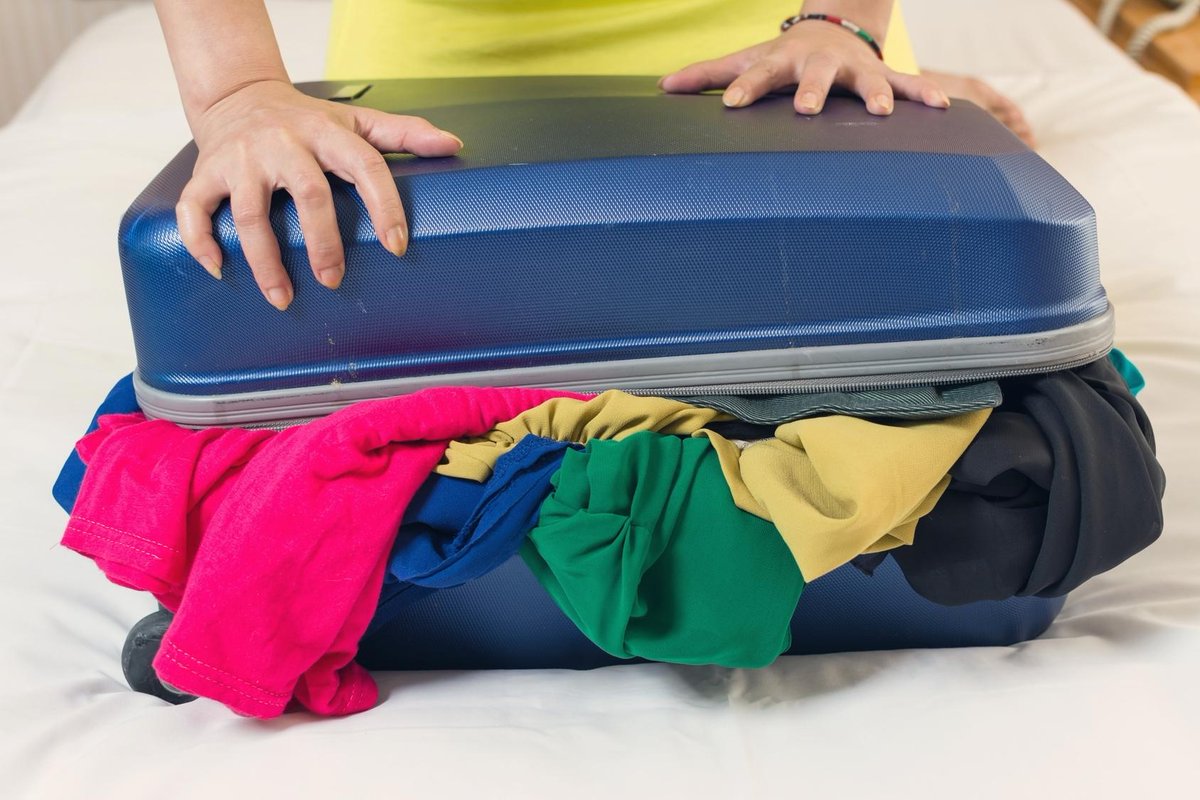 FirstClassTrips's tweet image. Always pack tightly! Packing loosely wastes precious space and causes clothes to wrinkle.