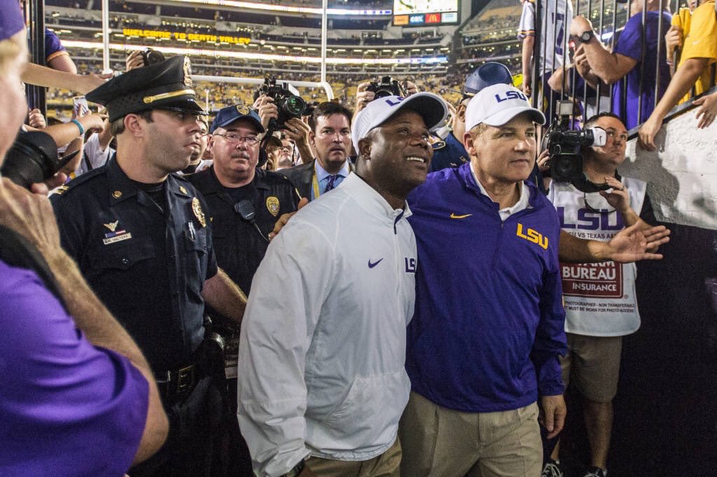 LSUFBVideo's tweet image. A thank you to @LSUCoachWilson for all you have done here as a Tiger! #TheFam