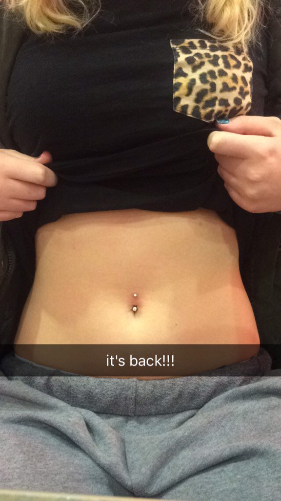 jeena_erc's tweet photo. today's adventures 👍🏻👍🏻 #repierced @_BecauseOfDemi_ https://t.co/fN937pOk6P