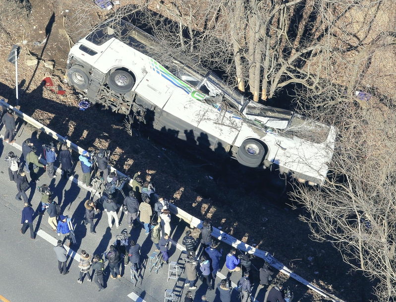 Accidente en autobús dejó al menos 14 muertos en Japón - CYurjSsUoAAfnb7